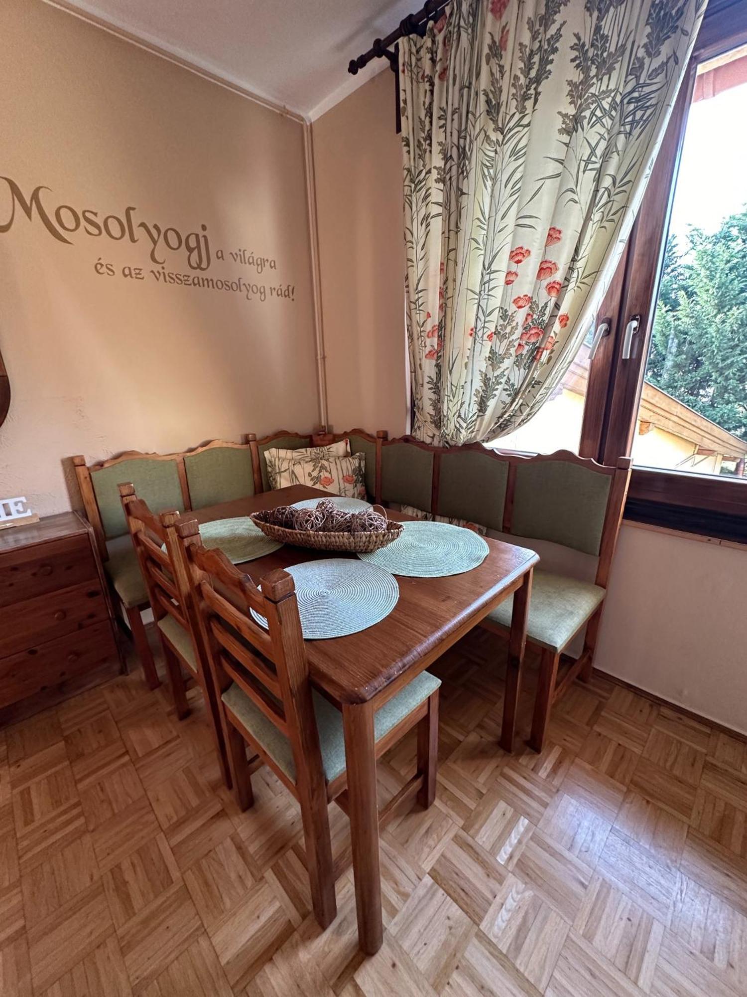 Rozsa Apartman 2 Alsóörs Zimmer foto